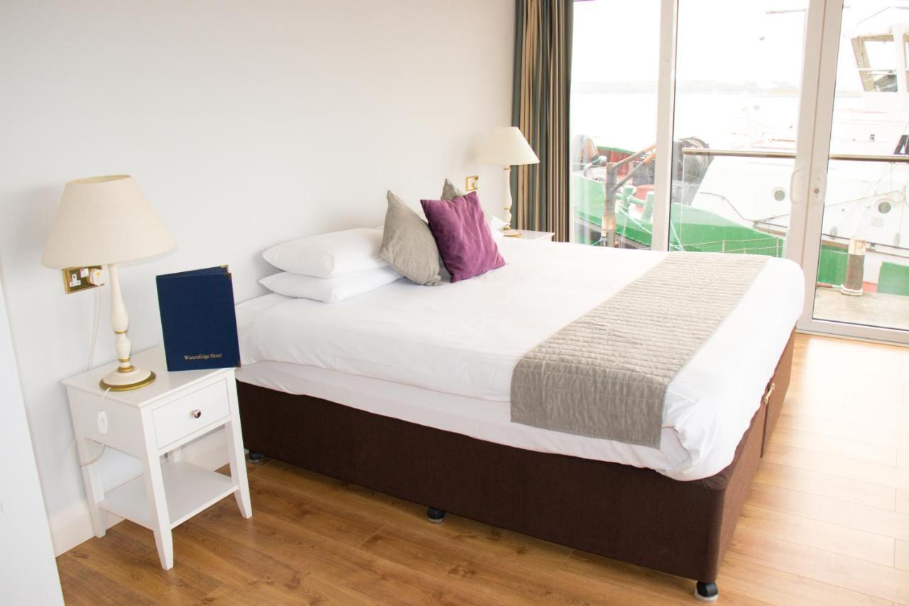 Watersedge Hotel Ков Екстер'єр фото
